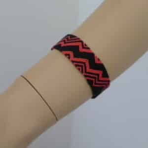 Armband gebunden ZIG ZAG schwarz breit – Farbakzent – ROSE carmine
