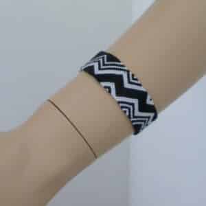 Bracelet tied ZIG ZAG black wide – color accent – White